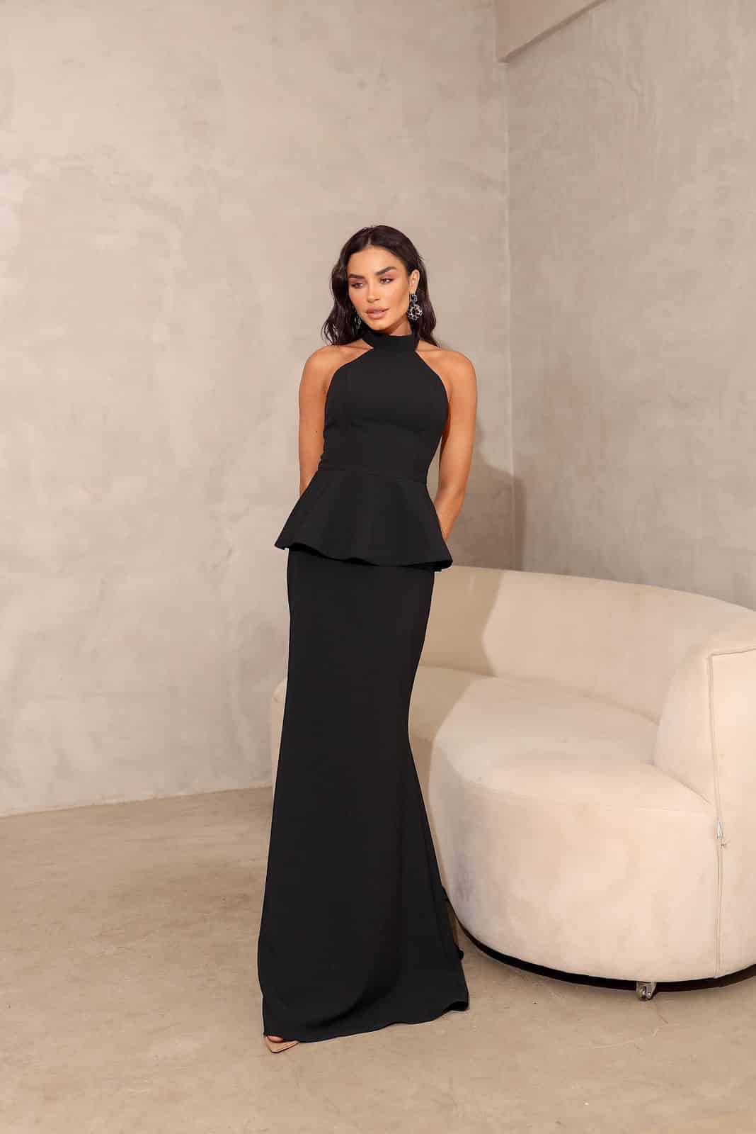 VESTIDO LONGO GOLA ALTA PEPLUM CREPE ESTRUTURADO - 30% OFF