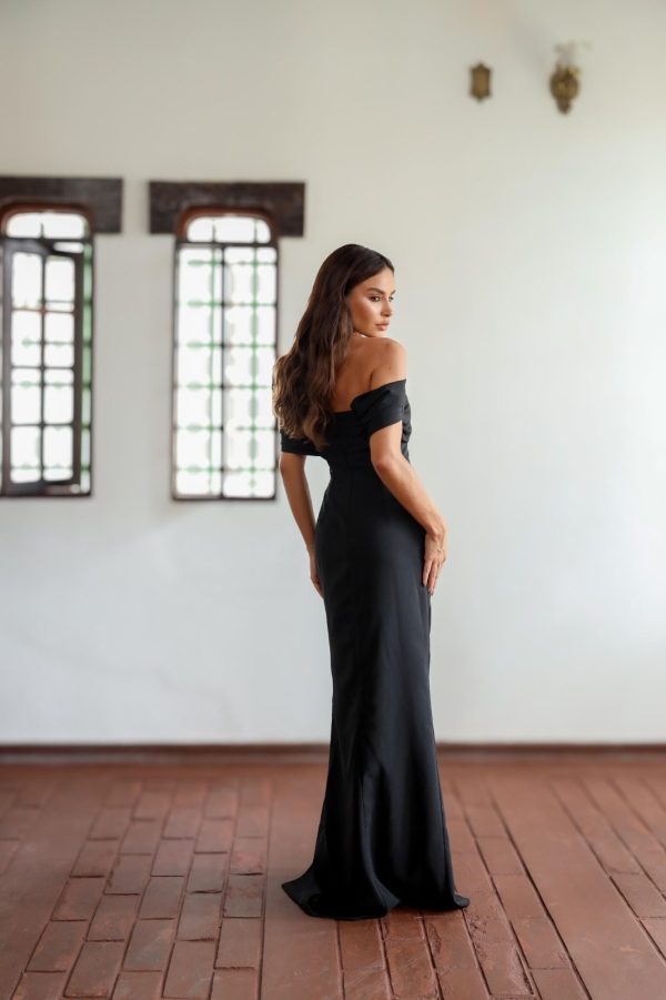 VESTIDO LONGO OMBRO A OMBRO CREPE ESTRUTURADO - 40% OFF - Imagem 10
