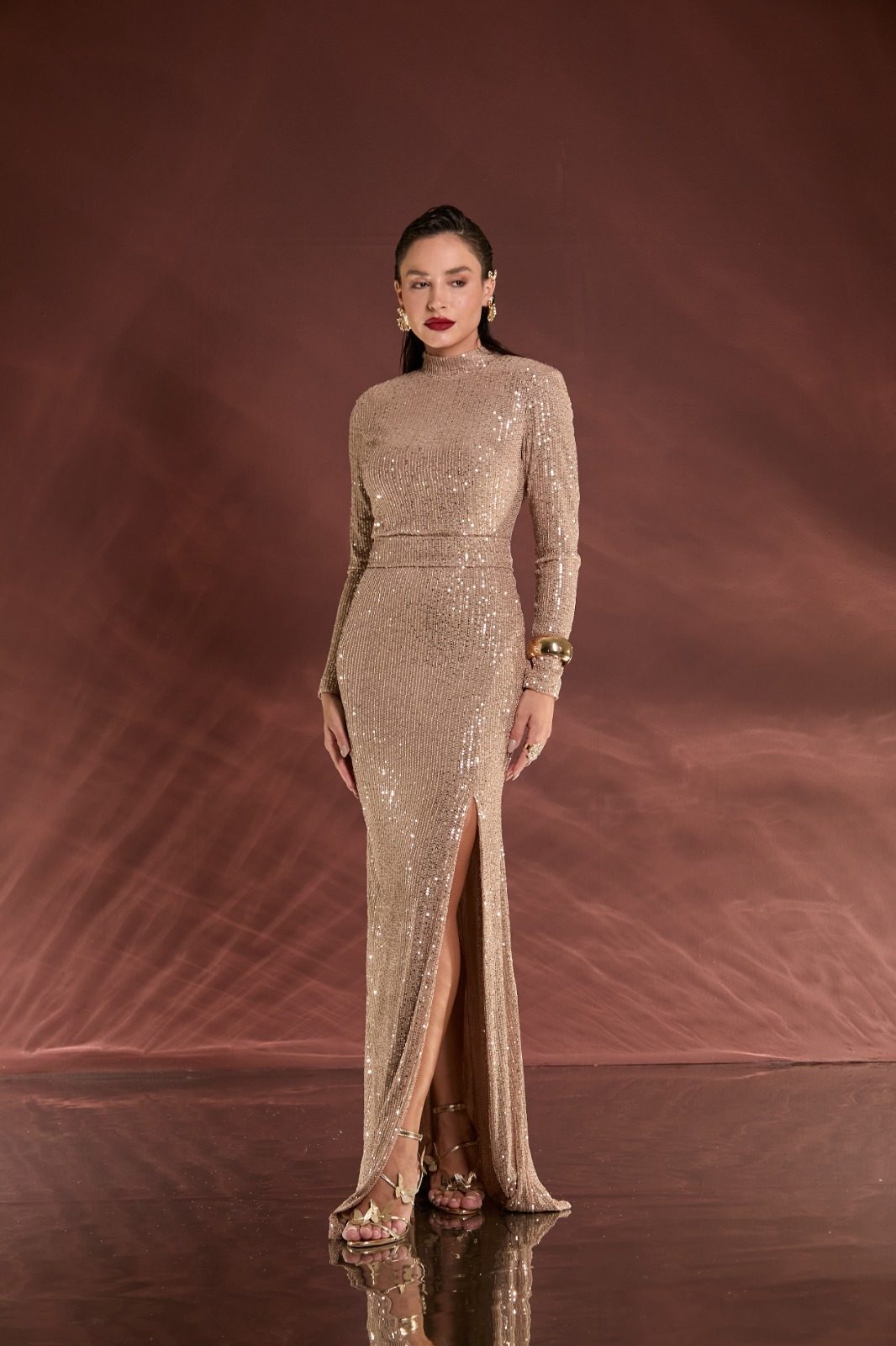 VESTIDO LONGO PAETÊ DECOTE COSTAS E FAIXA REMOVIVEL  - 40% OFF